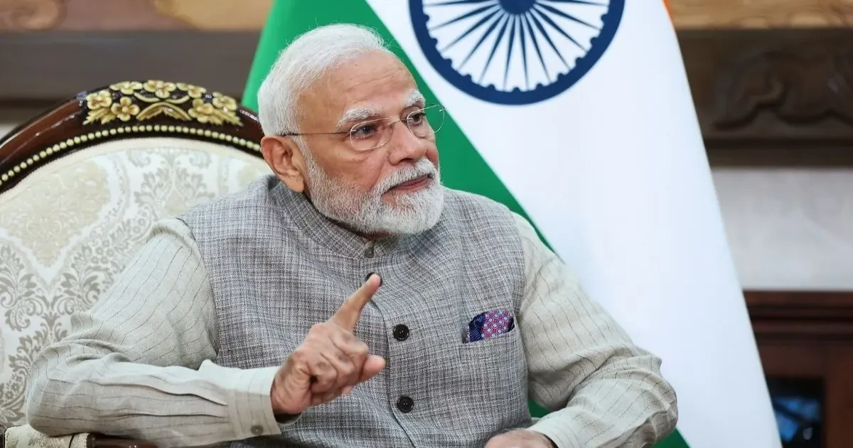आतंकवाद पर दोहरे मापदंड की कोई जगह नहीं: पाकिस्तानी पीएम की मौजूदगी में पीएम मोदी का कड़ा संदेश