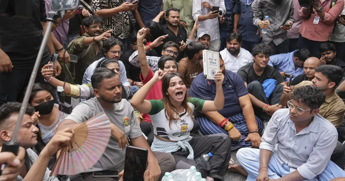 जंतर-मंतर प्रदर्शन के बीच नई दिल्ली इलाके में इंटरनेट बंद, आप नेताओं समेत 50 से अधिक हिरासत में