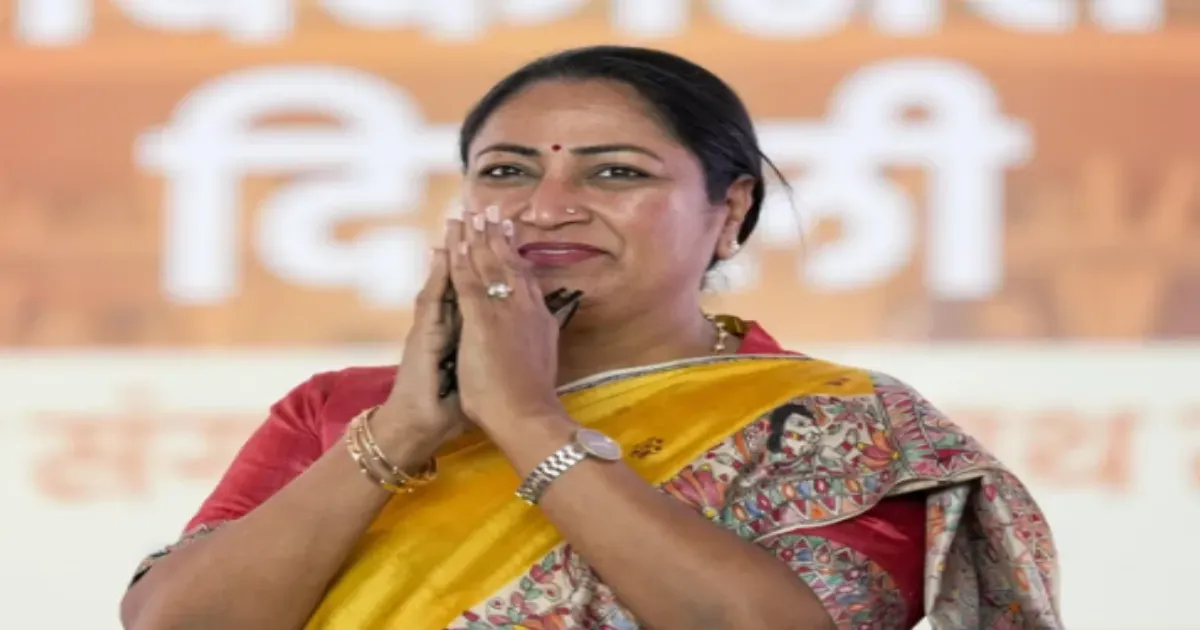दिल्ली के मुख्यमंत्री ने हमले को अनदेखा किया, फिर से शुरू की सार्वजनिक सुनवाई
