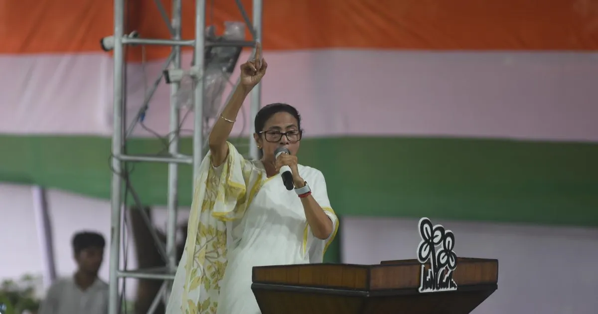 हिंदी दिवस 2025: पश्चिम बंगाल की मुख्यमंत्री ममता बनर्जी ने दी शुभकामनाएँ, गिनाईं पहलें