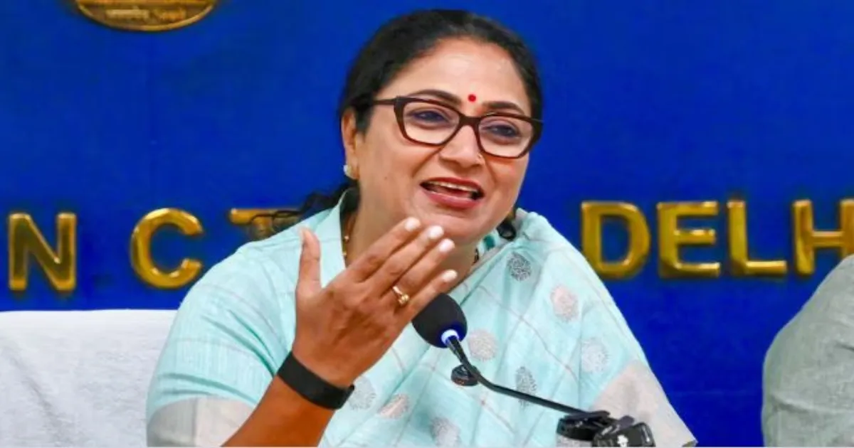 दिल्ली में वर्क फ्रॉम होम खत्म, सीएम रेखा गुप्ता ने बदला सरकारी दफ्तरों का समय