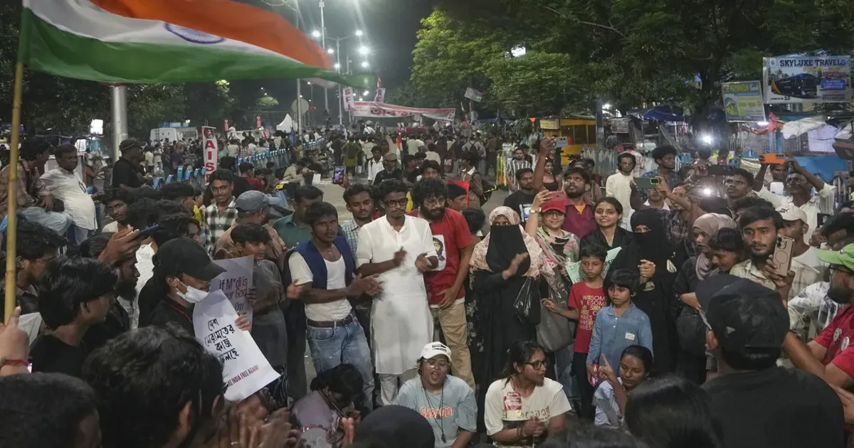 जंतर-मंतर प्रदर्शन : राहुल बोले- छात्रों की तीन मांगें अटल, धर्मेंद्र प्रधान को देना होगा इस्तीफा