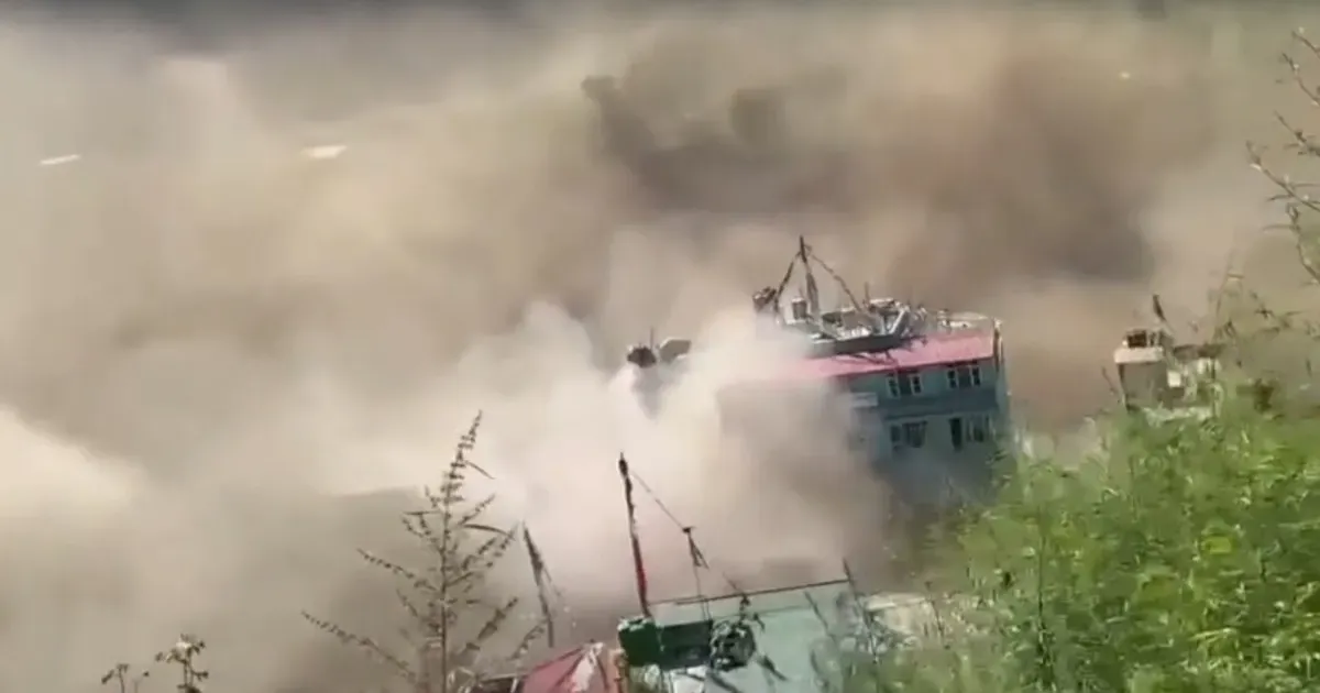 नेपाल में तिब्बत सीमा के पास भीषण बाढ़, रसुवा में गांव बहा; करीब 1,000 लोगों के लापता होने की आशंका