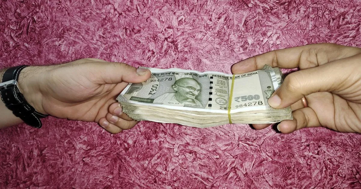 rupee-rises-usd-forex-market