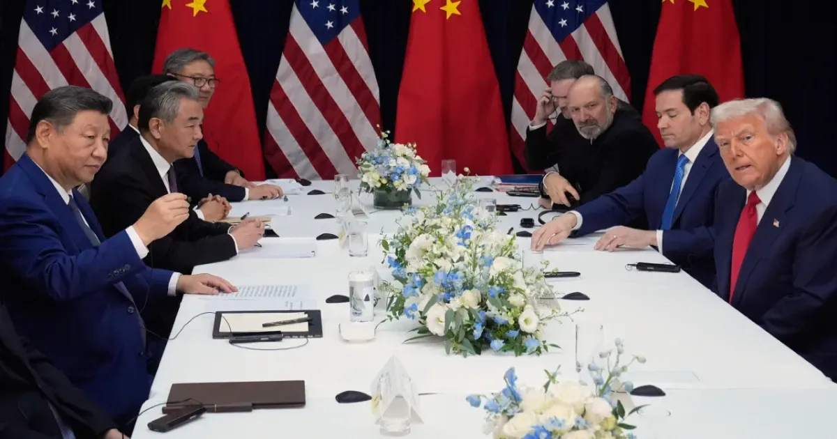 दक्षिण कोरिया में शी जिनपिंग से मुलाकात के बाद राष्ट्रपति ट्रंप वाशिंगटन रवाना