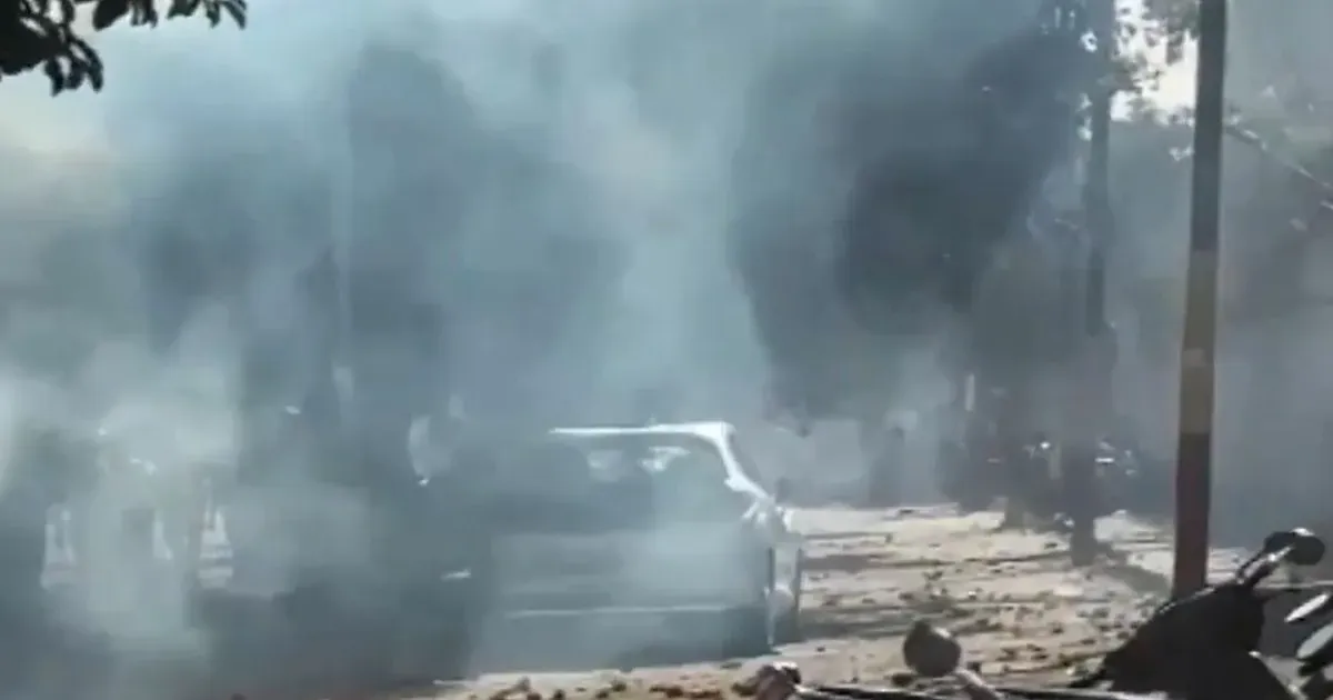 नोएडा में मजदूरों का हिंसक प्रदर्शन: कई रूट डायवर्ट, शहर में ट्रैफिक प्रभावित