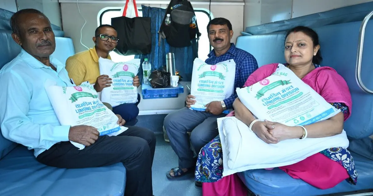 भारतीय रेलवे के पूर्वोत्तर क्षेत्र में ट्रेनों में कम्पोस्टेबल बायो-प्लास्टिक का इस्तेमाल शुरू
