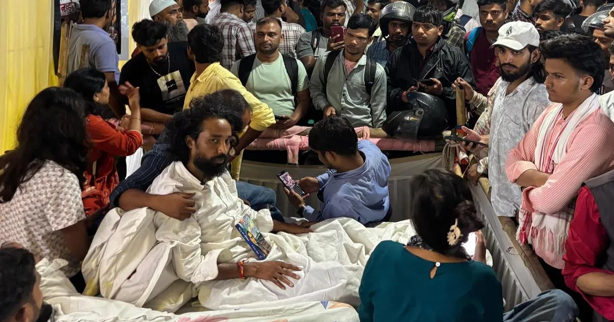 झारखंड भर्ती परीक्षाओं में कथित गड़बड़ी के खिलाफ प्रदर्शन 15वें दिन भी जारी, सरकार ने दूसरे गुट को बातचीत के लिए बुलाया