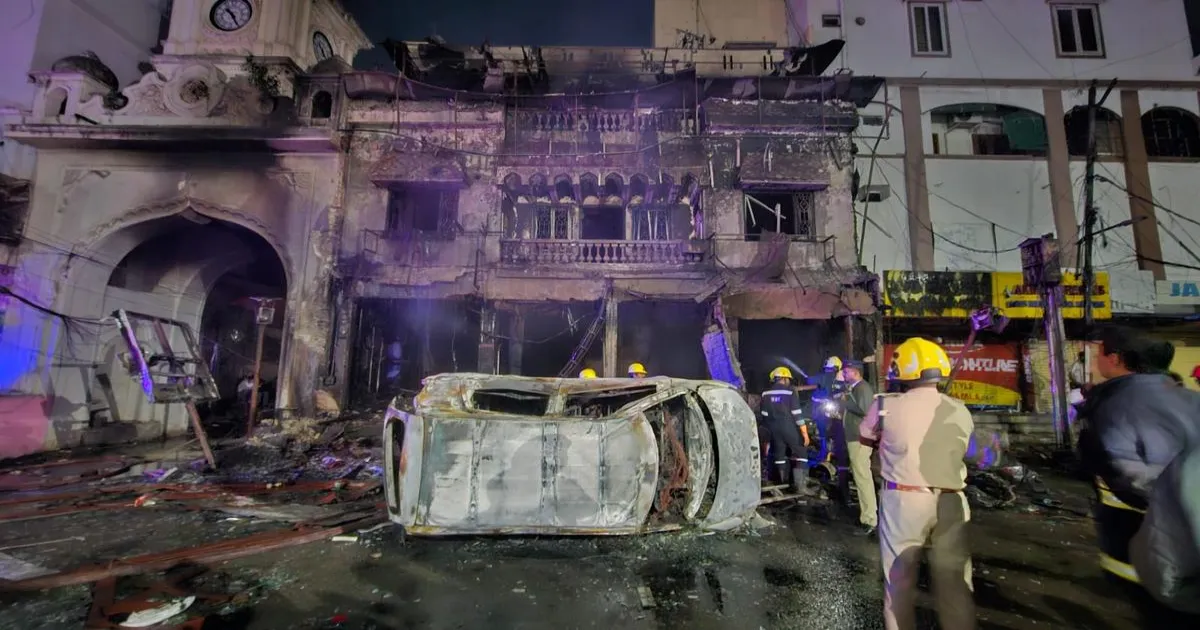 shalibanda-electronics-showroom-fire-one-dead-eight-injured