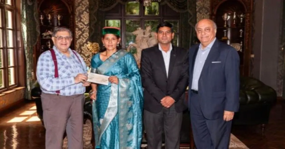 उफनती नदी कूदकर बच्चे का टीकाकरण करने वाली कमला देवी को सीरम इंस्टीट्यूट ने दिया सम्मान