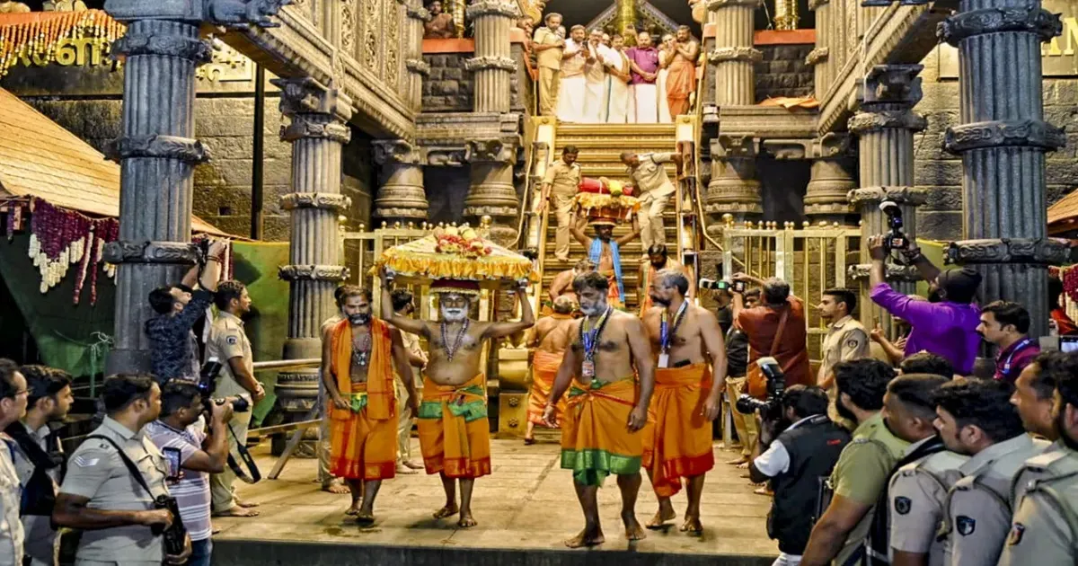 सबरीमाला मंदिर पर केरल सरकार का यू-टर्न: 50 वर्ष से कम उम्र की महिलाओं के प्रवेश पर रोक का समर्थन