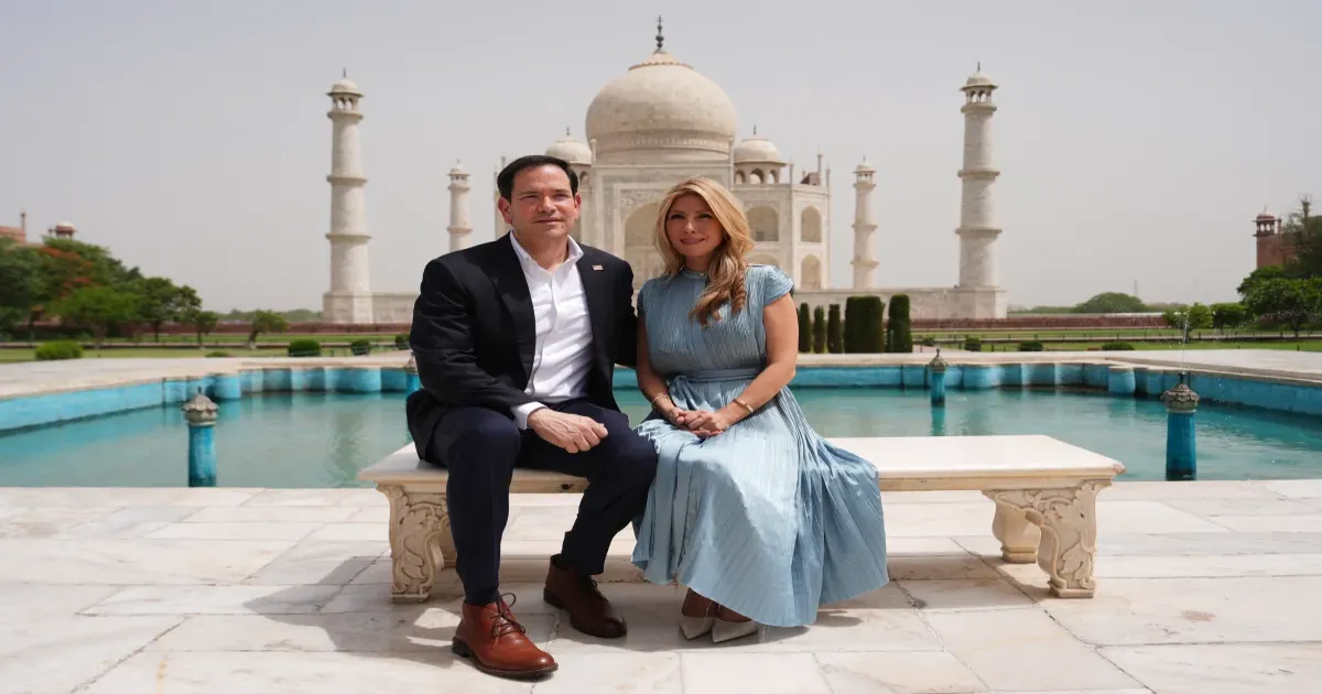 ताजमहल पहुंचे अमेरिकी विदेश मंत्री मार्को रुबियो, बोले- यह दुनिया के प्रेम के अनमोल खजानों में से एक
