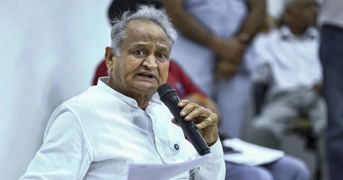 अशोक गहलोत का विपक्षी एकता पर जोर, कहा—कांग्रेस में लौटें क्षेत्रीय दल, लोकतंत्र खतरे में