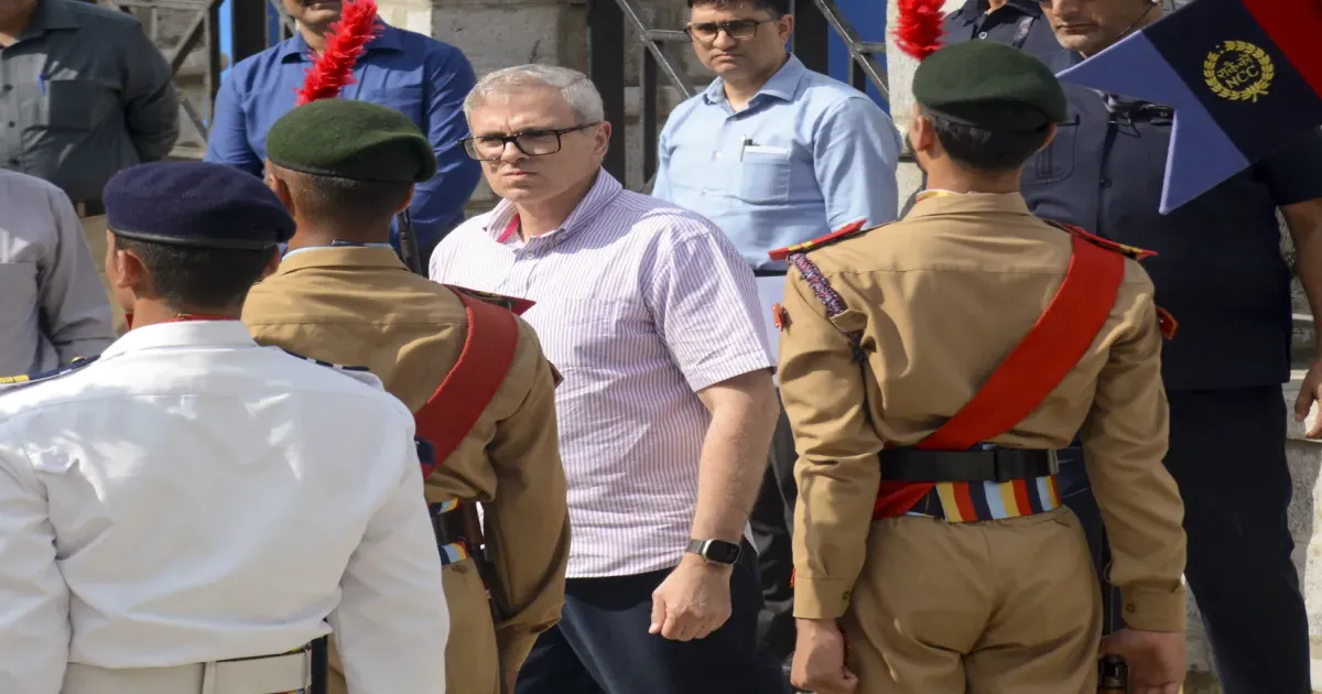कुलगाम आतंकी हमले में मारे गए दो प्रवासी मजदूरों के परिवारों को 10-10 लाख रुपये देगी जम्मू-कश्मीर सरकार
