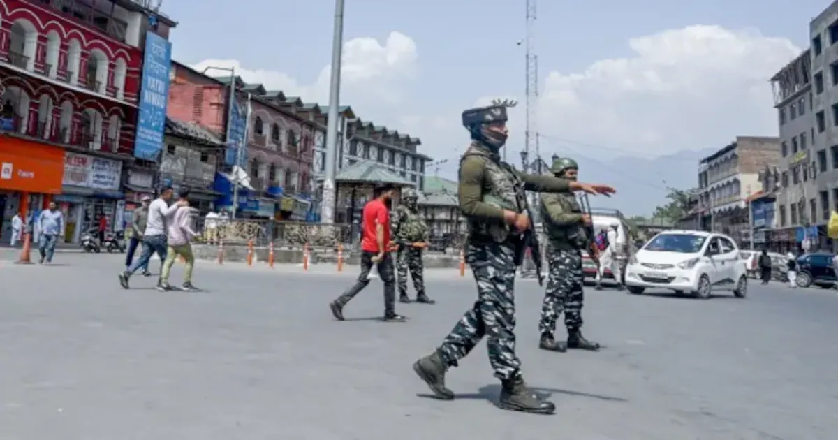 सामाजिक स्वीकार्यता और राष्ट्रविरोधी गतिविधियों की आशंका पर 10 महीने जेल, हाईकोर्ट ने पीएसए हिरासत रद्द की