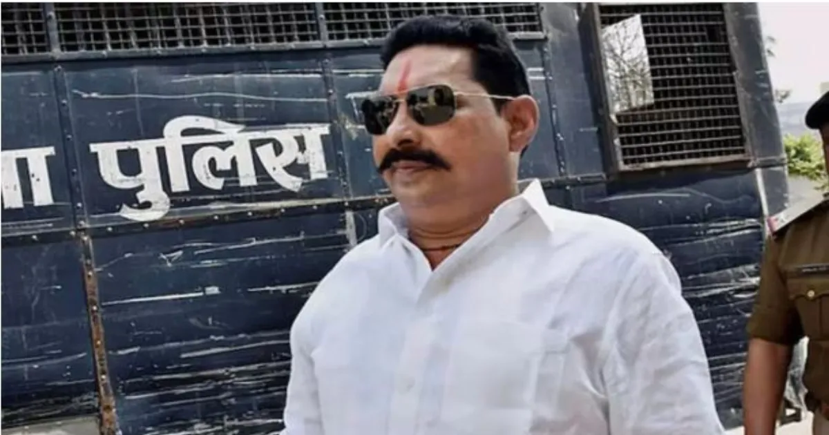 बेउर जेल से विधानसभा पहुंचे अनंत सिंह ने मोकामा विधायक के रूप में ली शपथ, नीतीश कुमार के पैर छुए