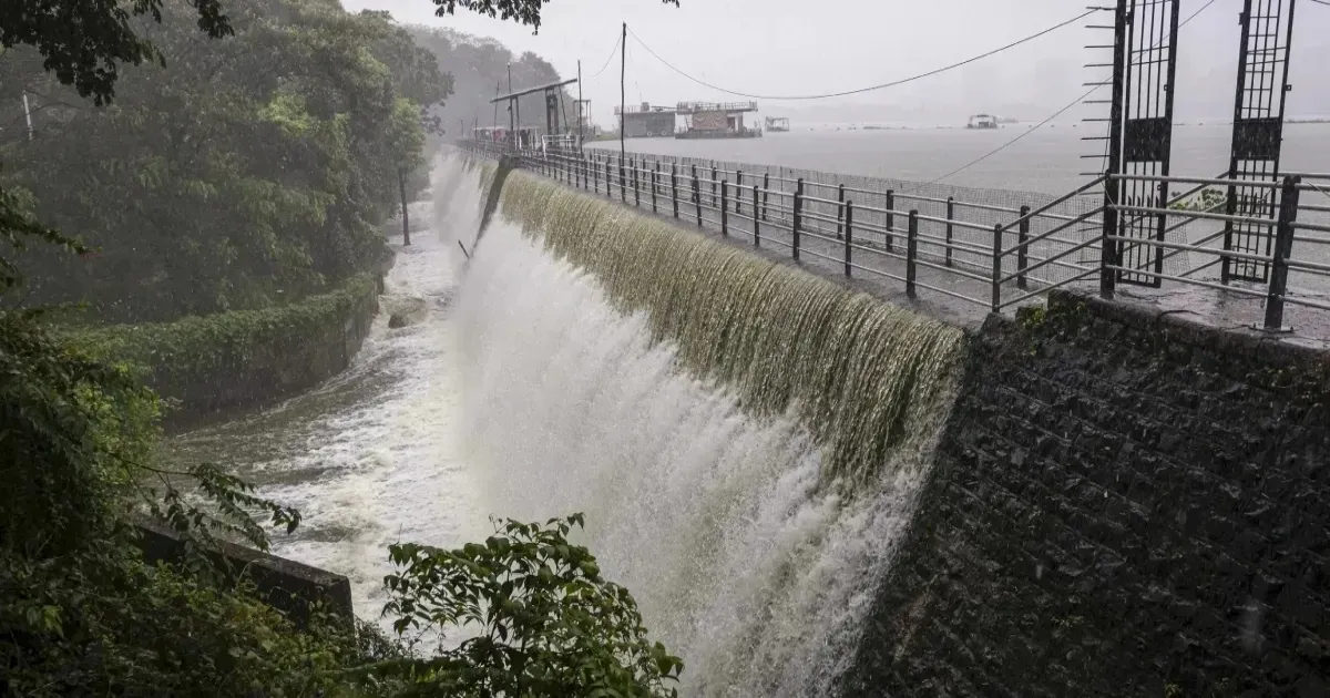 मुंबई में भारी बारिश से बढ़ा जल भंडार, सातों जलाशयों में पानी का स्तर 69.74 प्रतिशत पहुंचा