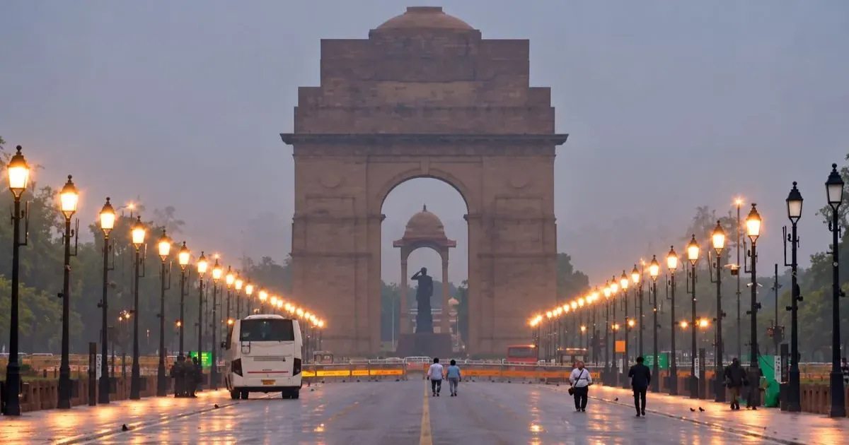 दिल्ली में चार साल का सबसे ठंडा अक्टूबर का दिन, बारिश से इंडिया गेट के पास AQI सुधरकर संतोषजनक स्तर पर पहुंचा