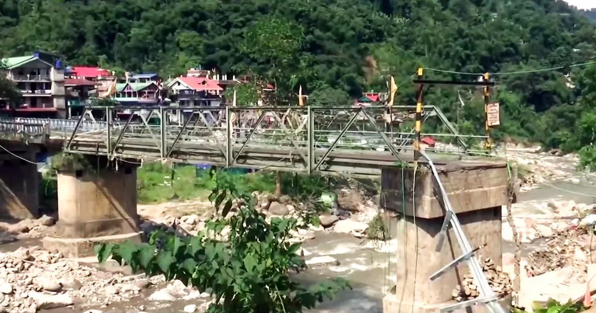 पश्चिम बंगाल सरकार ने उत्तर बंगाल में बाढ़ पुनर्निर्माण कार्य के लिए टास्क फोर्स का गठन किया