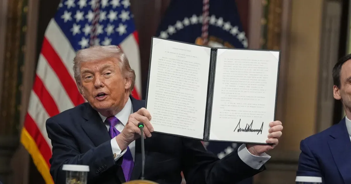 मध्य-पूर्व संघर्ष: डोनाल्ड ट्रंप ने ईरान युद्ध को दिया 10 में से 15 अंक, कहा—अमेरिका अब बेहद मजबूत स्थिति में