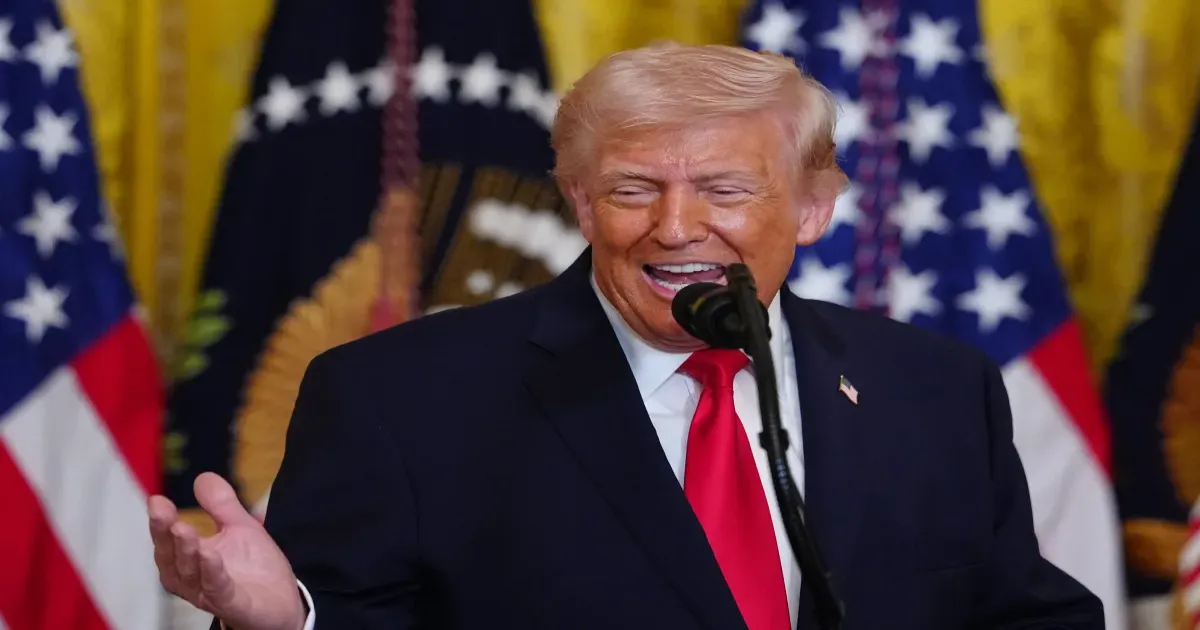 अमेरिका ने ईरान के खार्ग द्वीप पर सैन्य ठिकाने नष्ट किए, ट्रंप बोले– तेल ढांचा अगला निशाना हो सकता है