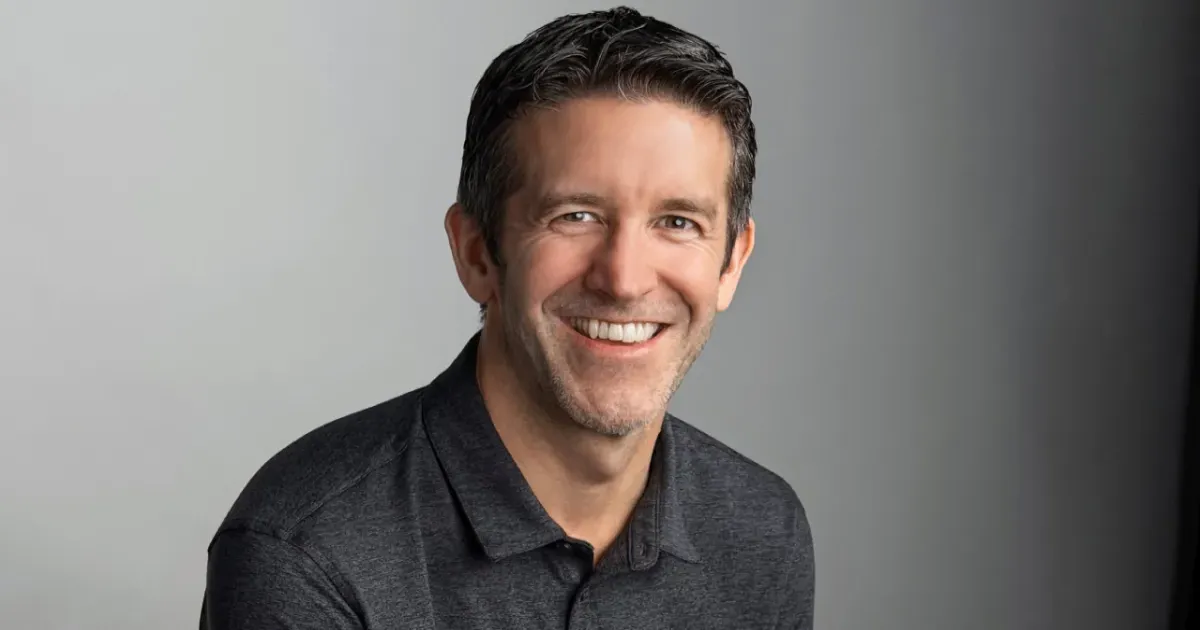 एप्पल में बड़ा बदलाव: जॉन टर्नस बने नए CEO, टिम कुक नई भूमिका में