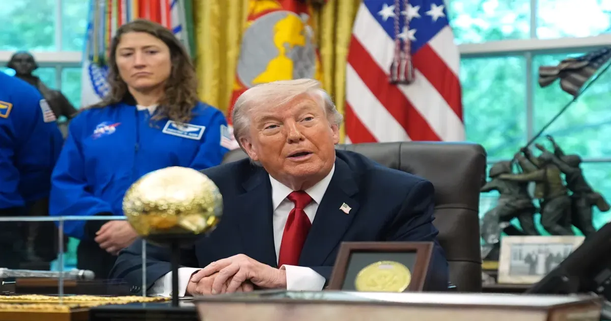 UFO फाइलों के बड़े खुलासे का संकेत, ट्रंप बोले—जानकारी होगी बेहद दिलचस्प