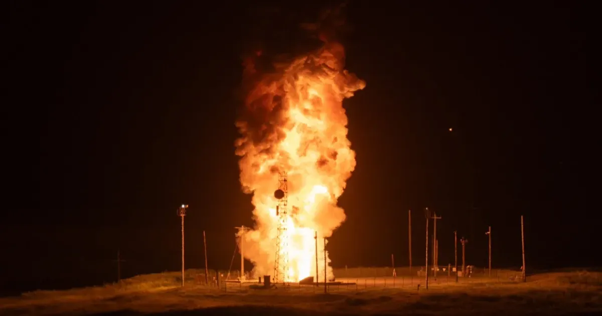 ईरान युद्ध के बीच अमेरिका ने किया परमाणु क्षमता वाली मिनटमैन-III मिसाइल का परीक्षण