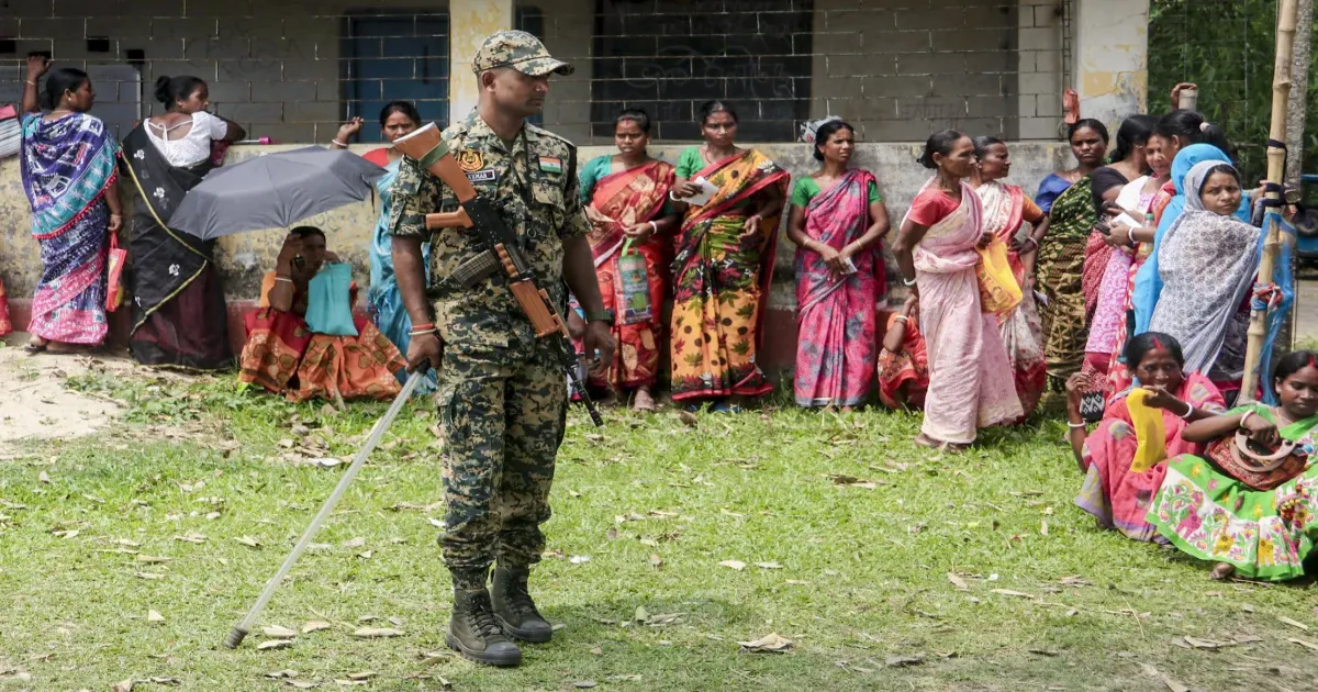 बंगाल में रिकॉर्ड 92.18% और तमिलनाडु में 85% मतदान, चुनाव आयोग ने मतदाताओं की सराहना की