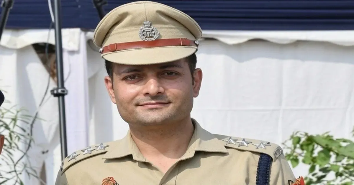 जंतर-मंतर पर एसीपी विवेक भगत पर हमले को लेकर दिल्ली पुलिस ने दर्ज की एफआईआर, हत्या के प्रयास समेत कई धाराएं लगाईं