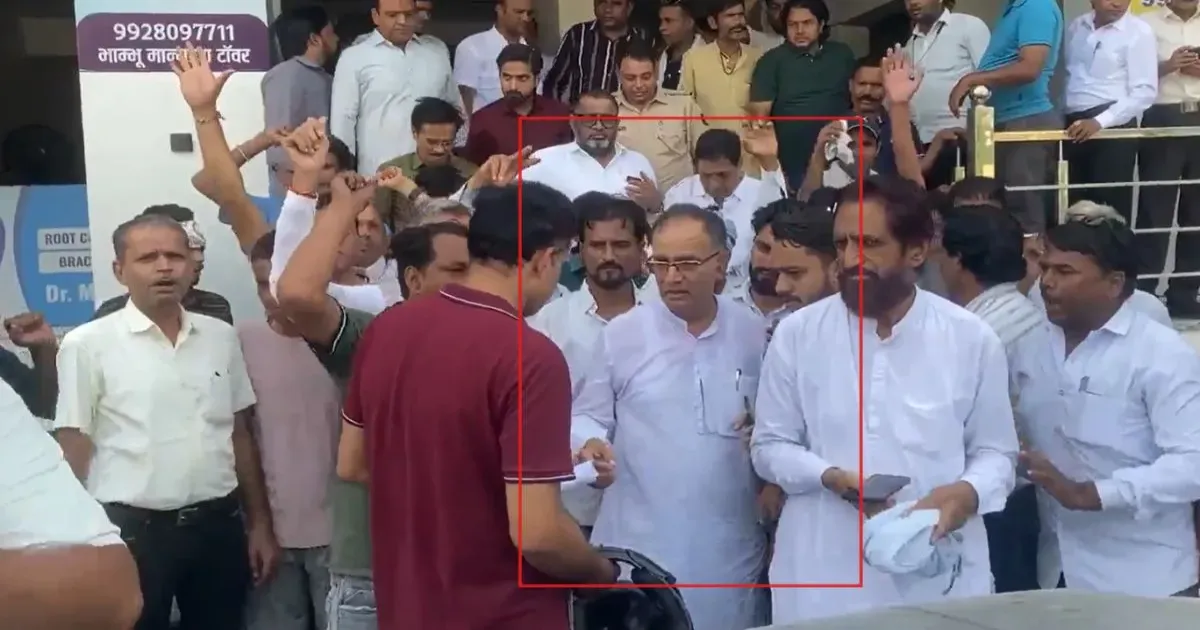राजस्थान निकाय चुनाव से पहले कांग्रेस का बड़ा एक्शन, बीकानेर अध्यक्ष से मारपीट के आरोप में दो नेता निलंबित