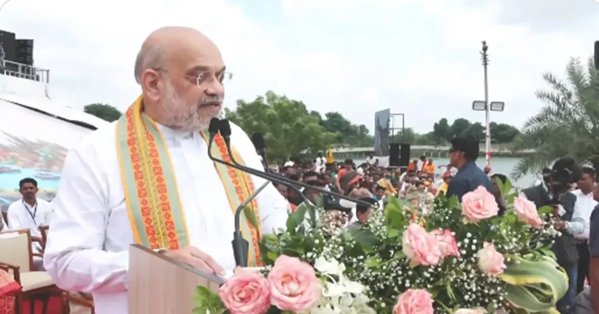 देश सेवा में 25 साल समर्पित: पीएम मोदी के 76वें जन्मदिन पर शाह ने वडनगर से बाइक रैली को दिखाई हरी झंडी