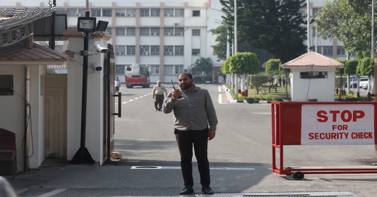 उत्तरी-पूर्वी दिल्ली में ऑटो चालक की चाकू से हत्या, एक आरोपी गिरफ्तार