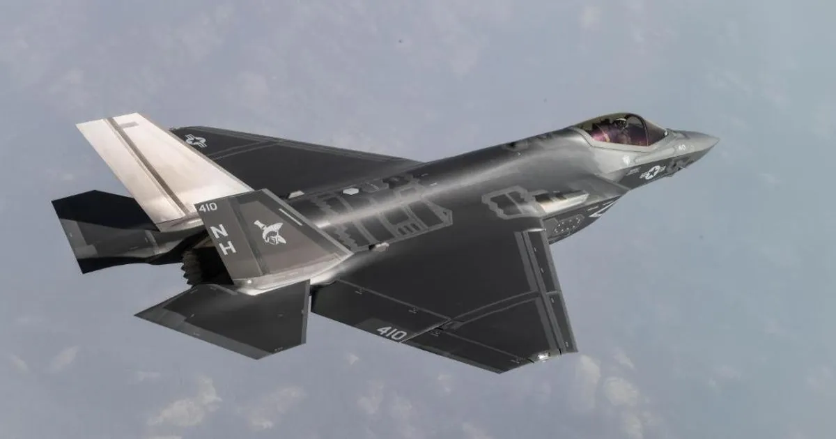 कैलिफोर्निया में यू.एस. नेवी का F-35 लड़ाकू विमान दुर्घटनाग्रस्त, पायलट सुरक्षित