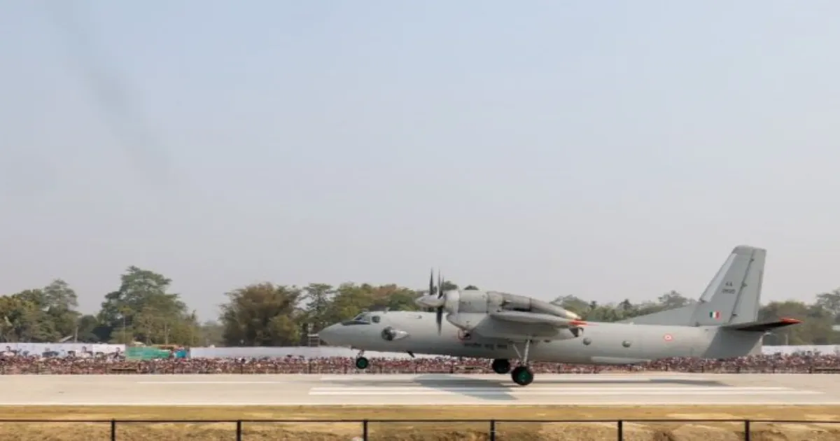 असम में पीएम मोदी ने ब्रह्मपुत्र सेतु और पूर्वोत्तर की पहली इमरजेंसी लैंडिंग सुविधा का उद्घाटन किया