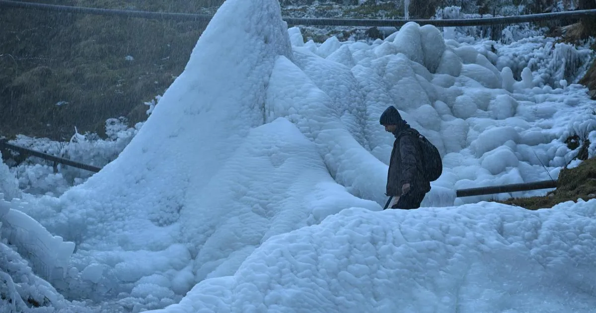 कश्मीर में न्यूनतम तापमान सामान्य से ऊपर, फिर भी रातें शून्य से नीचे