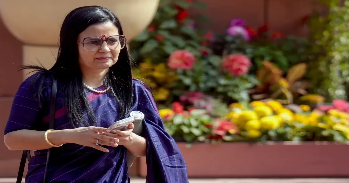 कैश-फॉर-क्वेरी मामला: सुप्रीम कोर्ट ने दिल्ली हाईकोर्ट के आदेश पर लगाई रोक, महुआ मोइत्रा केस में नई कानूनी मोड़