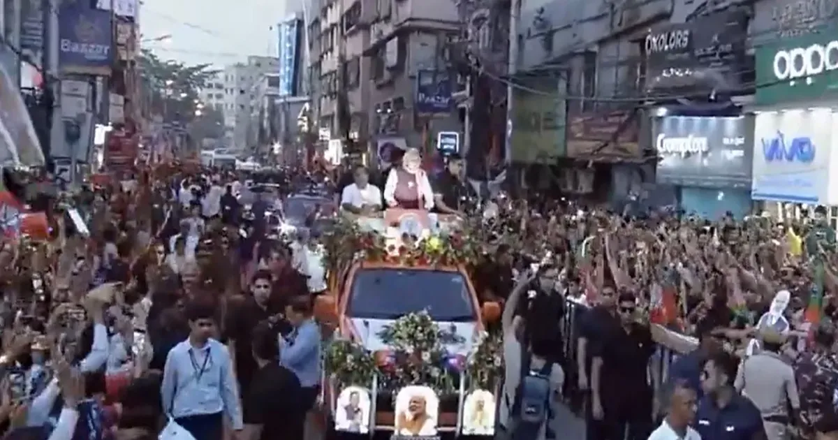 हावड़ा में प्रधानमंत्री नरेंद्र मोदी का भव्य रोड शो, टीएमसी पर लगाए गंभीर आरोप