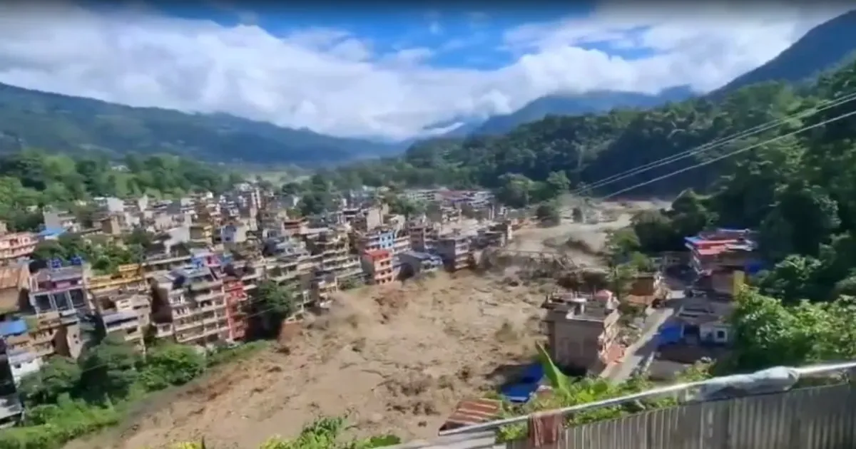 नेपाल में भीषण बाढ़ से 8 लोगों की मौत, सैकड़ों लापता; तिब्बत सीमा के पास गांव बहा, युद्धस्तर पर बचाव अभियान जारी