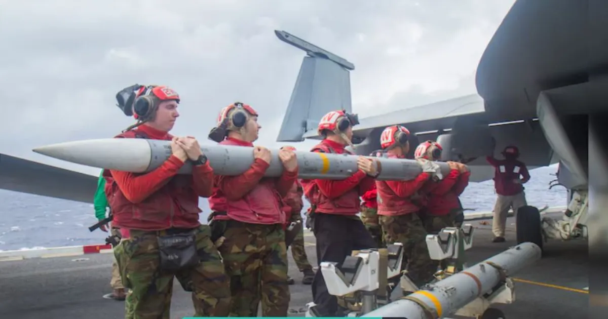 अमेरिका ने पाकिस्तान को AIM-120 मिसाइल बिक्री से किया इनकार