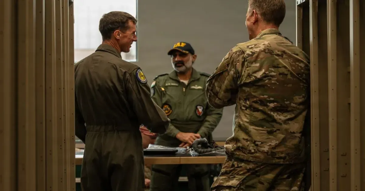 भारतीय वायुसेना प्रमुख एपी सिंह ने उड़ाया अमेरिका का उन्नत F-15EX फाइटर जेट, भारत-अमेरिका रक्षा संबंध मजबूत