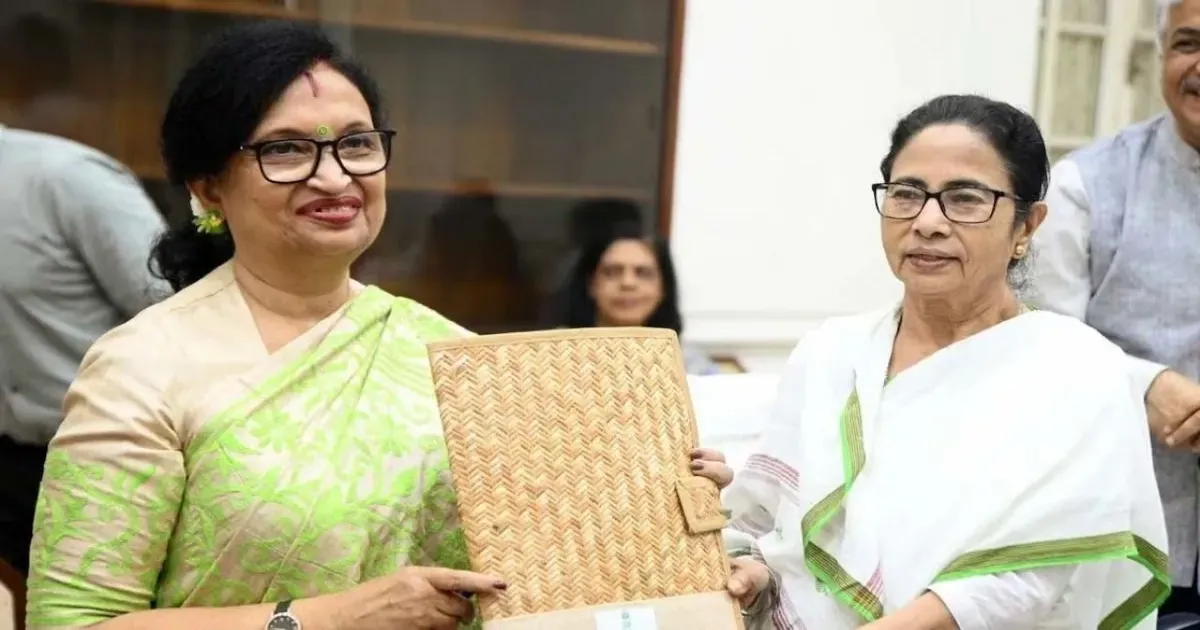 ममता बनर्जी को बड़ा झटका, करीबी सहयोगी चंद्रिमा भट्टाचार्य ने पार्टी के सभी पदों से इस्तीफा दिया