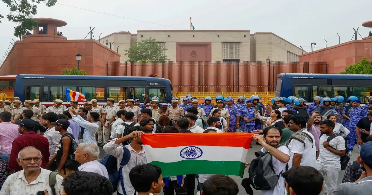 NEET प्रदर्शन: सुप्रीम कोर्ट का बड़ा आदेश, बिना आपराधिक रिकॉर्ड वाले सभी हिरासत में लिए गए छात्रों को तत्काल रिहा करने के निर्देश