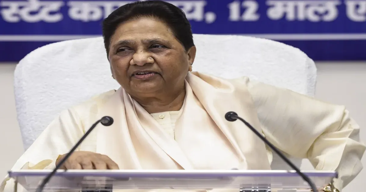 मायावती ने आकाश आनंद को बीएसपी से निकाला, अशोक सिद्धार्थ के राजनीतिक संन्यास के बाद भी नाराजगी बरकरार
