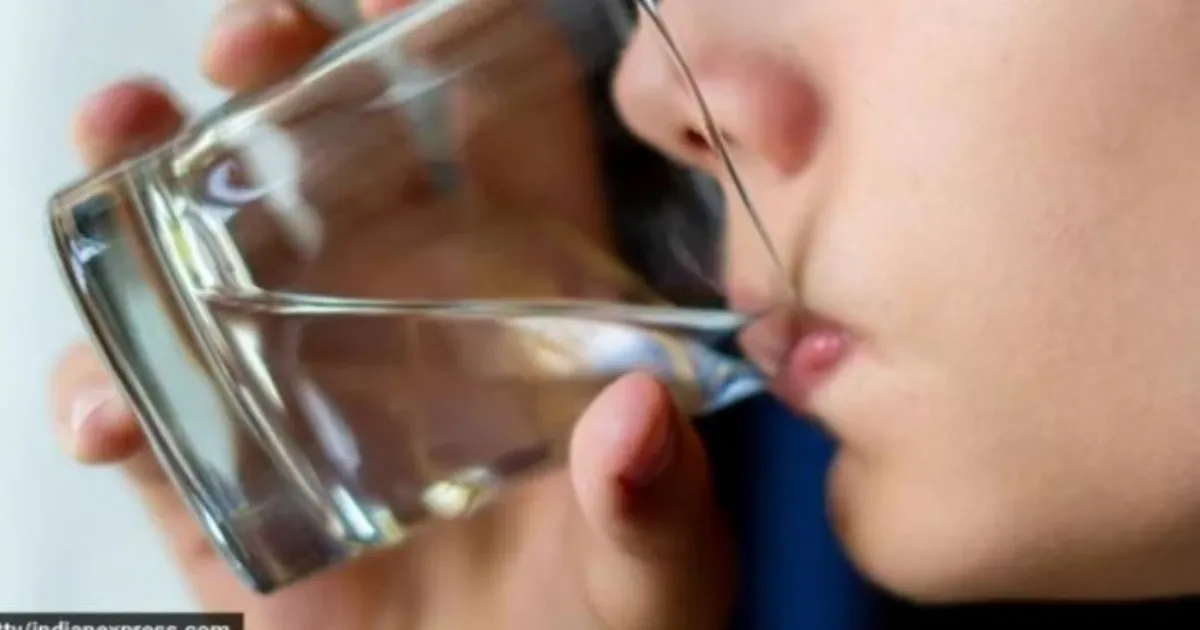 पुरुषों और महिलाओं को रोजाना कितनी पानी की जरूरत? जानें विशेषज्ञ की राय