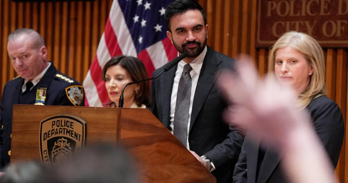 एआई से बनाई गई फर्जी तस्वीरों में अमेरिकी नेताओं को एपस्टीन से जोड़ने की कोशिश