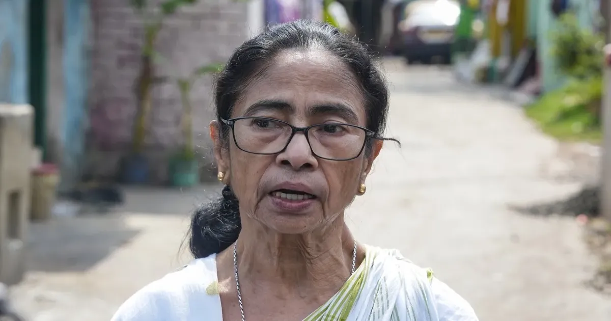 भवानीपुर सीट पर हार के खिलाफ ममता बनर्जी हाईकोर्ट पहुंचीं, टीएमसी में बगावत के बीच कानूनी लड़ाई तेज