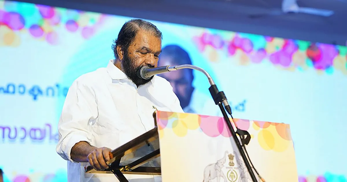 केरल के मंत्री वी. शिवनकुट्टी विधानसभा में चक्कर आने के बाद अस्पताल में भर्ती