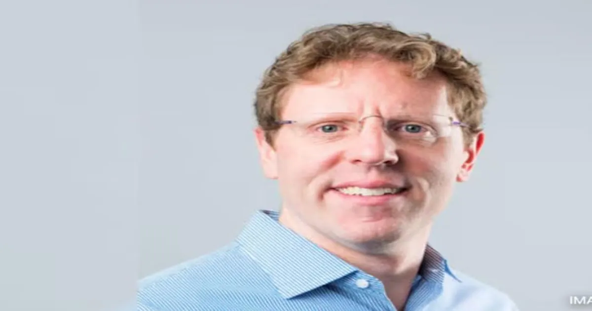 कृत्रिम बुद्धिमत्ता पत्रकारिता को बदलेगी या उसकी सच्चाई की परीक्षा लेगी? MIT प्रोफेसर का बड़ा बयान