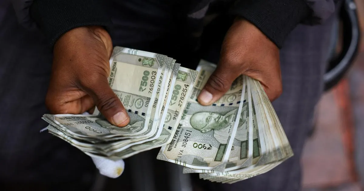 डॉलर के मुकाबले रुपया 7 पैसे मजबूत होकर 90.40 पर पहुंचा, बाजार की नजर RBI फैसले पर